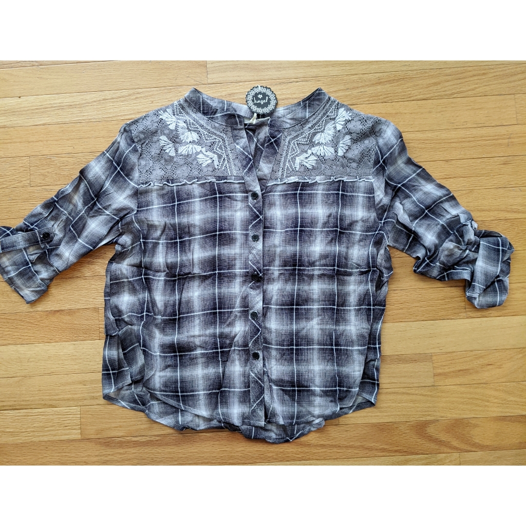 Nwt Hazel Lisa Plaid Lace Button Down